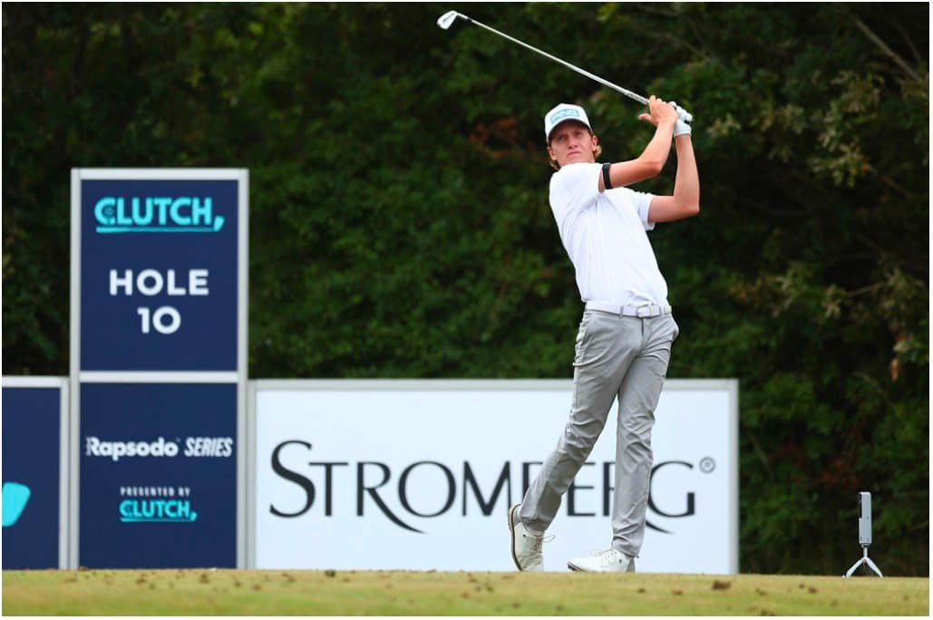 Seb Creaser driving off the tee, Clutch Pro Tour